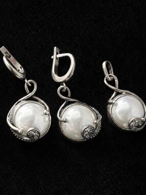 Vintage Freshwater Pearls $Cubic Zirconia Sterling Silver Set